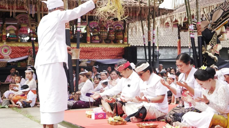 Giri Prasta Tekankan Gotong Royong dan Persatuan Krama