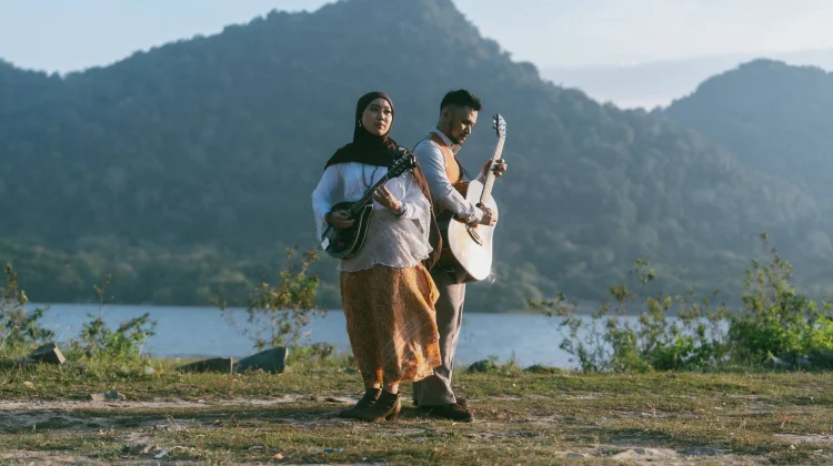 Ruang Senja Rilis "Penahan Luka Terkuat"