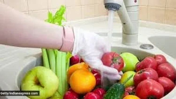 Cara Efektif Mencuci Buah dan Sayur Bebas Pestisida