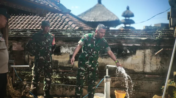 Sumur Bor Pusziad Sukses Mengalir, Dandim Gianyar Tinjau Langsung Manfaatnya