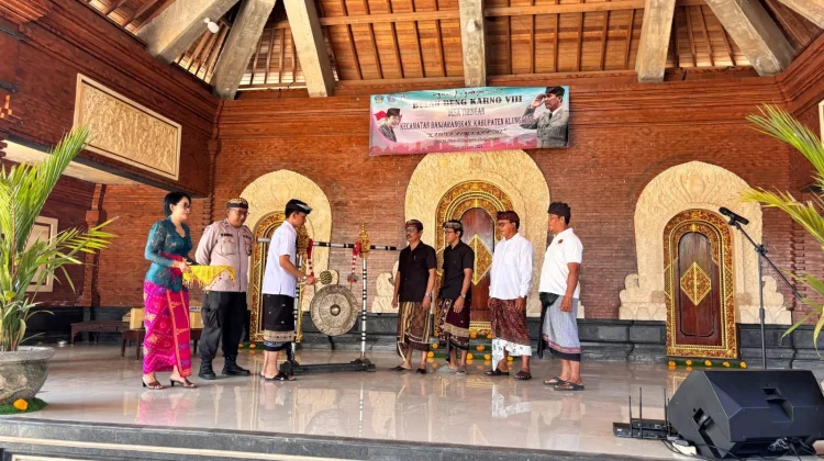 Bhabinkamtibmas Desa Tihingan Hadiri Kegiatan Bulan Bung Karno VIII Tahun 2026