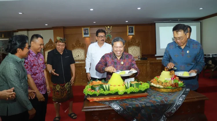 Wabup Gianyar Buka Sosialisasi Keterbukaan Informasi Publik