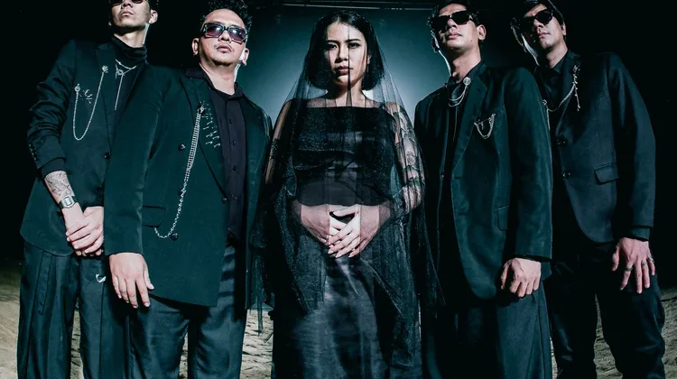 Stereowall Rilis Single "Antara"