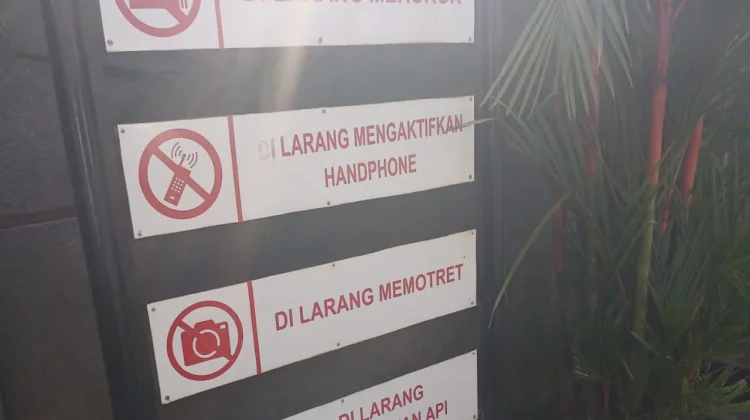 Penulisan Kata ”Di Larang” yang Keliru