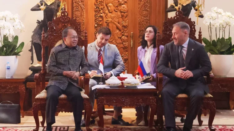 Gubernur Terima Delegasi Parlemen Saint Petersburg