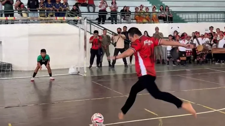 Jaring Atlet Muda Berbakat, Bupati Kembang Buka Turnamen Futsal SD se-Jembrana