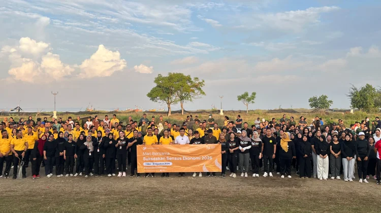 Tekankan Kejujuran, Wabup Ipat Lepas Ratusan Petugas Sensus Ekonomi 2026