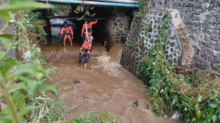 Seorang Mahasiswa Hanyut Terseret Arus Banjir di Buleleng