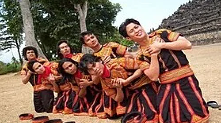 Tari Saman Warisan Budaya Aceh Penuh Nilai Kebersamaan