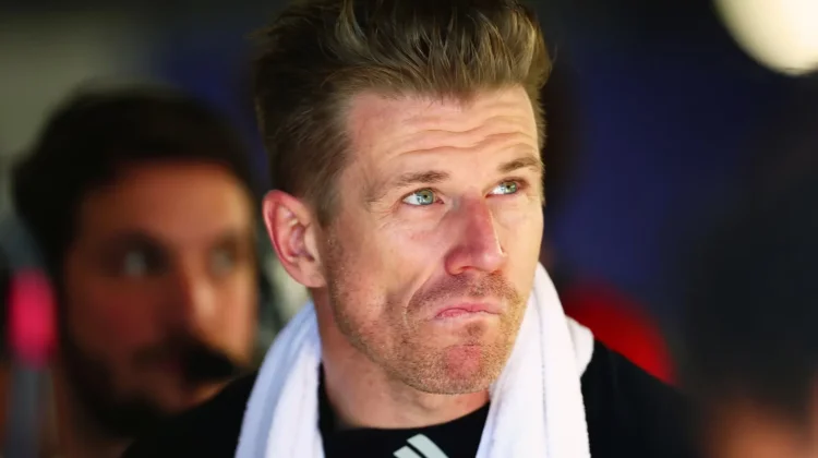 Insiden Kerikil Gagalkan Upaya Hulkenberg Raih Poin di Barcelona