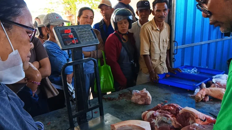 Permintaan Daging Babi Meningkat Drastis Jelang Galungan di Jembrana