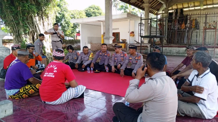 Ditbinmas Polda Bali Berikan Binluh kepada Pecalang Desa Adat Semagung