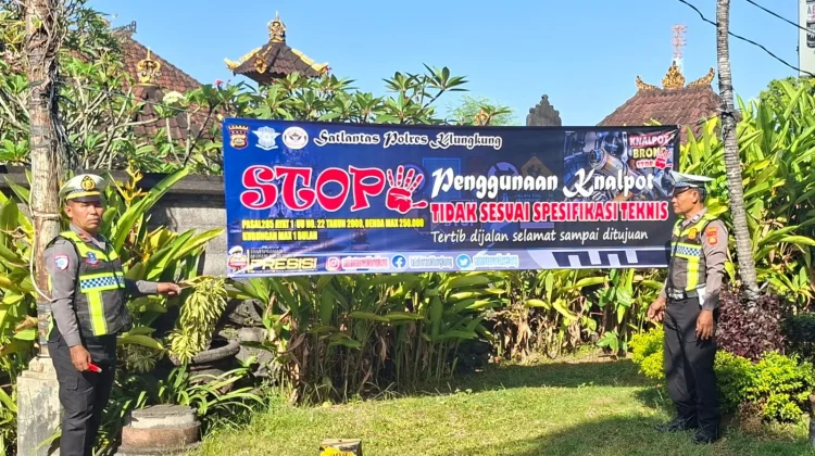 Satlantas Polres Klungkung Gencarkan Penerangan Keliling