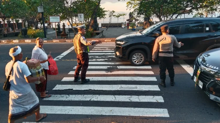 Polsek Dawan Intensifkan Pengamanan dan Pengaturan Lalu Lintas di Pura Goa Lawah