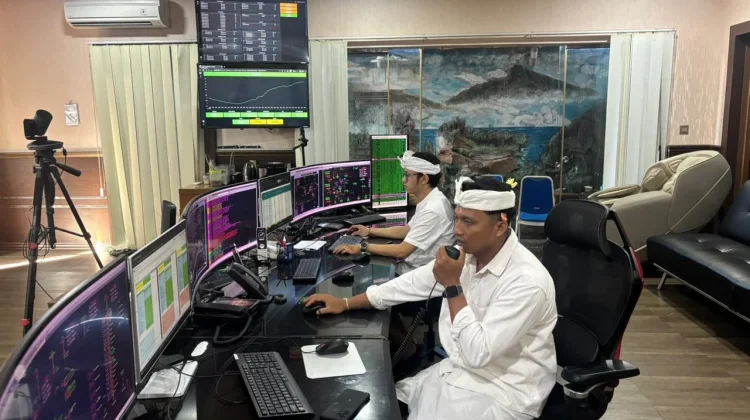 Dispatcher PLN Tetap Siaga Jaga Listrik Bali
