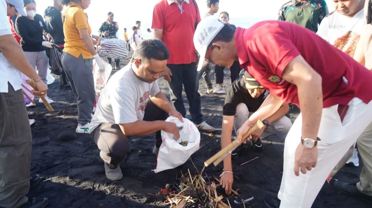 Gerakan Bersih Sampah Pantai Bulan Bung Karno VIII Tahun 2026 di Pantai Sagara