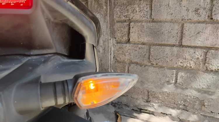 Ini Jarak Aman Nyalakan Lampu Sein
