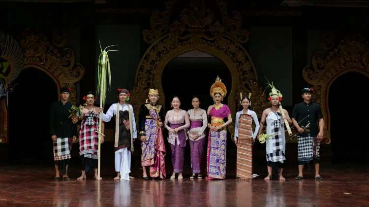 Gianyar Buka Parada Busana Adat Bali PKB, Suguhkan Harmoni Tradisi Leluhur