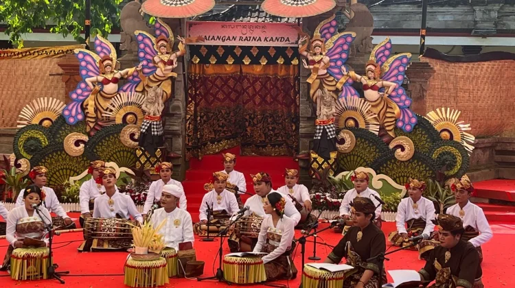 Taman Penasar Seni Tradisi Kompleks Sarat Pesan Moral
