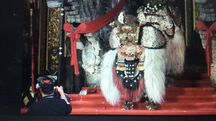 Ribuan Penonton Padati Parade Barong Ket PKB 2026