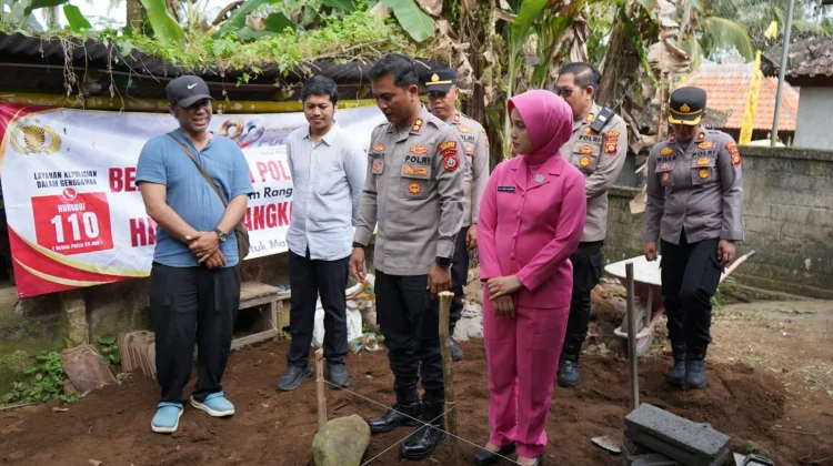 Polres Gianyar Wujudkan Kepedulian Melalui Bakti Sosial Bedah Rumah