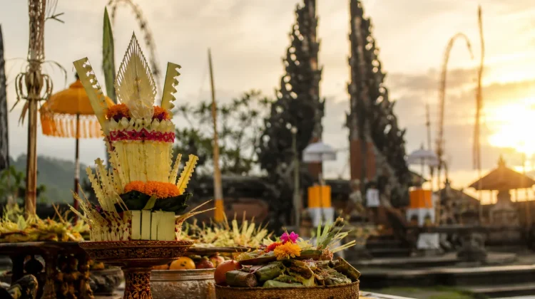 Kementerian Agama: Hari Raya Kuningan Wujudkan Dharma dalam Kehidupan