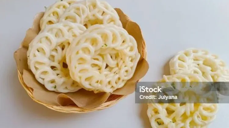 Makan Wajib dengan Kerupuk? Waspadai Risiko Kesehatannya!