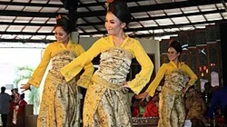 Menyelami Seni Jaipongan: Dinamika Tari Pergaulan Khas Jawa Barat