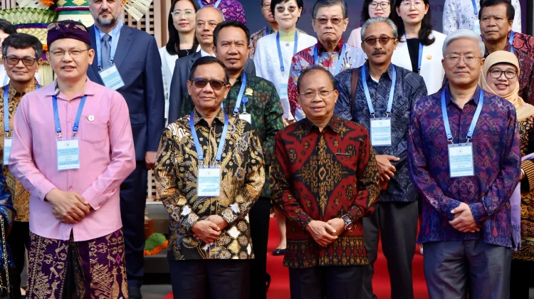 Gubernur Koster Bacakan Pesan Megawati, Serukan Peradaban Dunia yang Berkeadilan