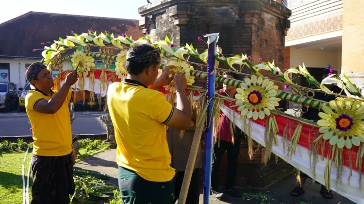 Sambut Hari Bhayangkara ke-80, Polres Gianyar Gelar Lomba Penjor