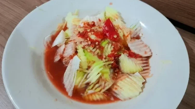 Rahasia Kesegaran Rujak Kuah Pindang Bali yang Melegenda