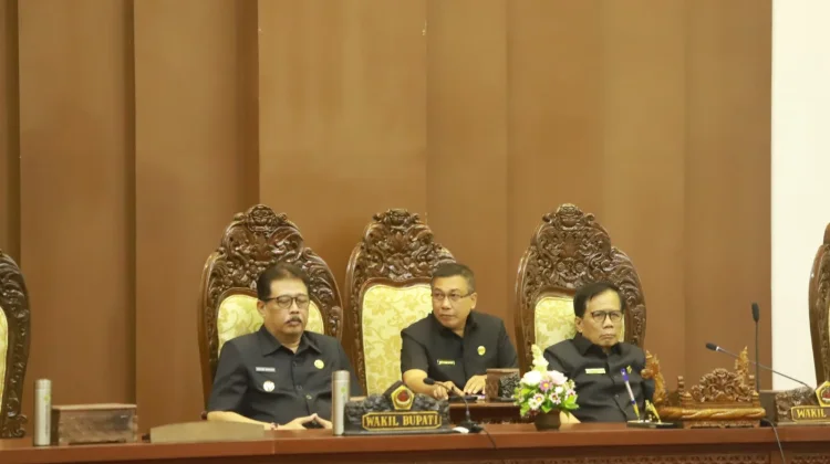 Wabup Gianyar Hadiri Rapat Paripurna Pandangan Fraksi Pertanggungjawaban APBD