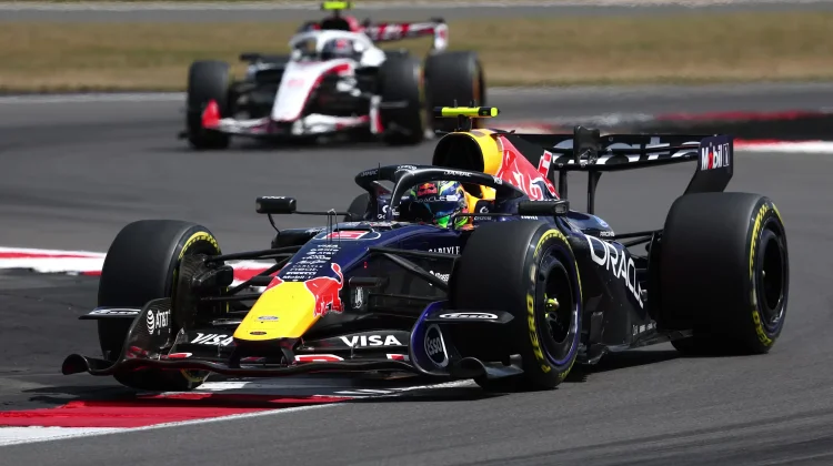 Red Bull dan McLaren Kesulitan Kejar Kecepatan Lawan
