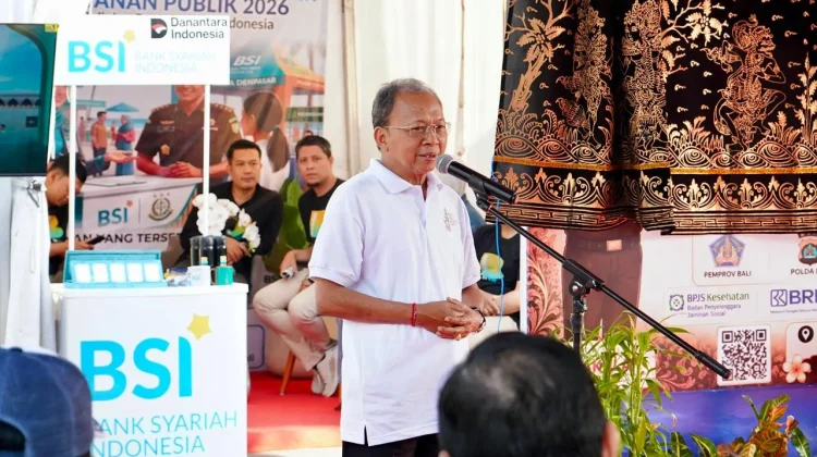 Gubernur Koster Buka Bazar Pelayanan Publik Kejati Bali