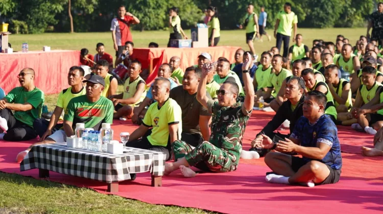 Kodam Udayana Gelar Nobar Piala Dunia bersama Masyarakat Bali
