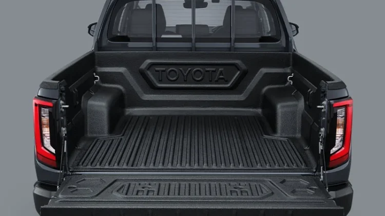 Toyota New Hilux D Cab Tampil Lebih Sporty dan Canggih