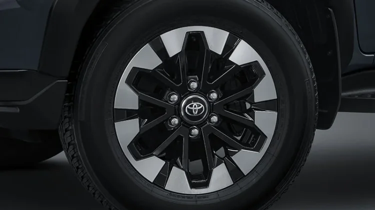 Toyota New Hilux D Cab Tampil Lebih Sporty dan Canggih