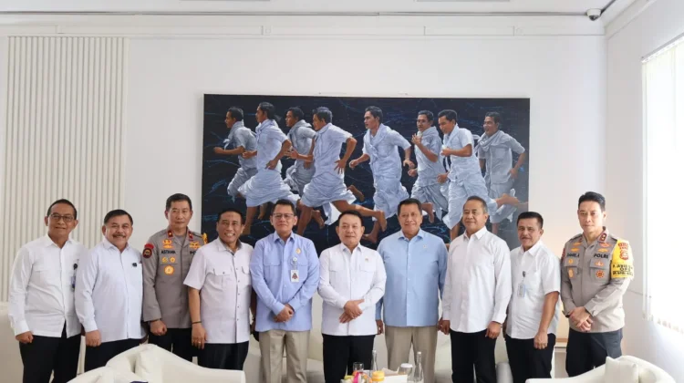 Kapolda Bali Sambut Rombongan Kementerian PANRB di Bandara Ngurah Rai