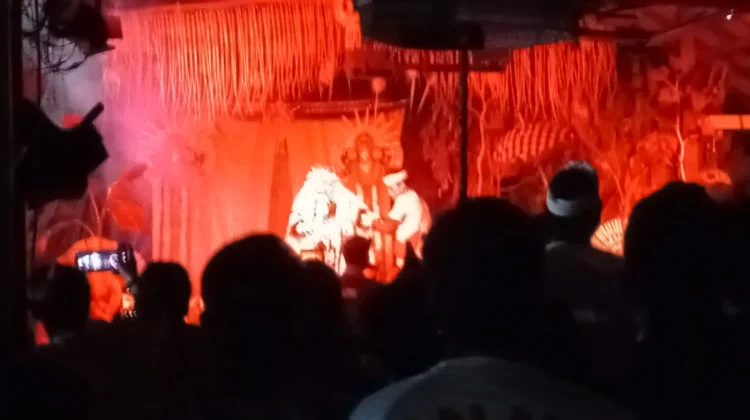Bhabinkamtibmas Batununggul Amankan Pementasan Drama Gong di Batumulapan