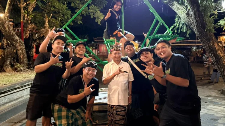 Koster Saksikan Parade Gong Kebyar Duta Gianyar dan Badung