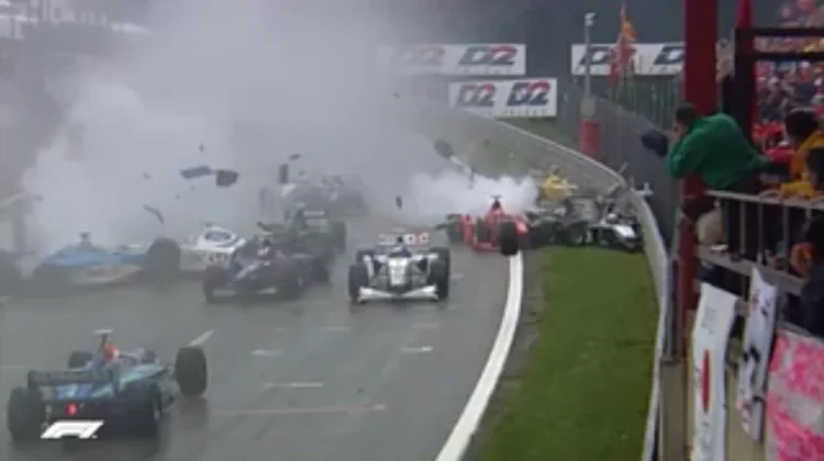 Insiden GP Belgia 1998 Hadirkan Tabrakan Beruntun