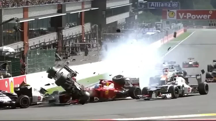 Tabrakan Maut Lap Pertama Warnai GP Belgia 2012