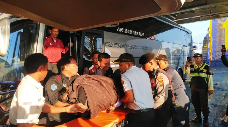 Pengemudi Bus Ditemukan Tewas di Atas Kapal di Gilimanuk