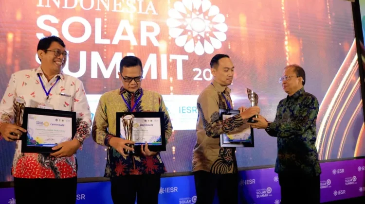 Gubernur Koster Targetkan Bali Bebas Fosil, PLTS Andalan menuju 2045