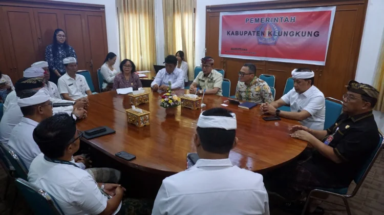 Bupati Satria Teken Pinjaman Rp18 Miliar untuk Penataan Kawasan Pura Watuklotok