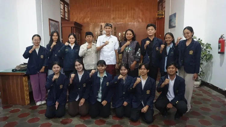 Dorong Ekonomi Lokal, Wabup Tjok Surya Sambut Gagasan "Desa Maritim" dari Mahasiswa