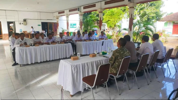 Jaga Kondusivitas, Warga dan Polsek Melaya Bersinergi Melalui Dialog Jumat Curhat