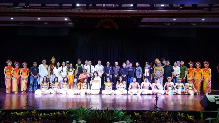 Ny. Putri Koster Saksikan Pergelaran "Sura-Atma" di FSBJ VIII 2026