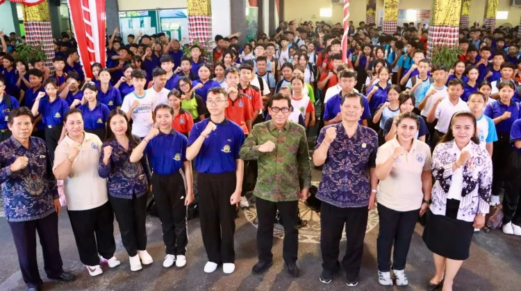 Tutup MPLS, Sekda Eddy Mulya Tekankan Pentingnya Keadaban Digital
