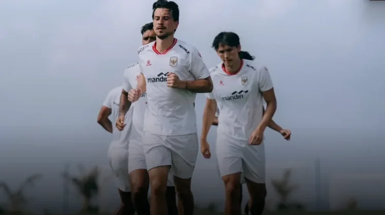 Thom Haye Mengaku Tak Ada Kendala Selama Latihan Timnas di Bali